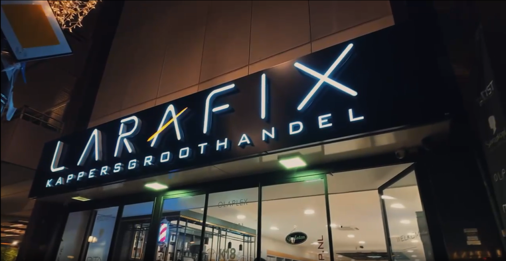 Kappersgroothandel Larafix Professional showroom - Kapperswinkel Kapper spullen